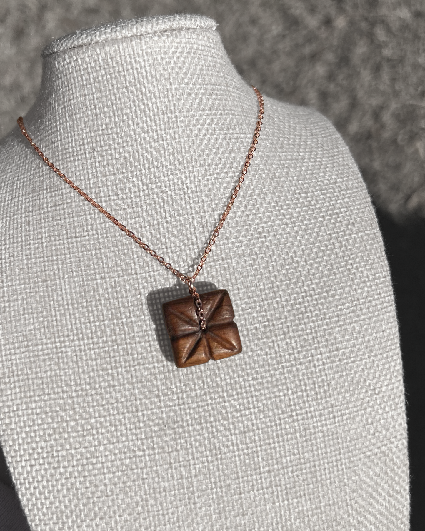 Ifit Dainty Guasali / Rur Pendant